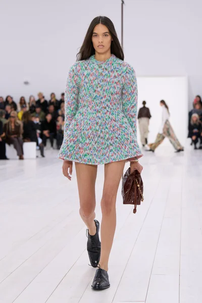 Look 49